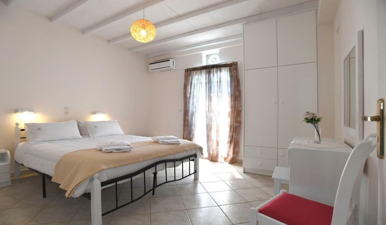 Nostos Beachfront Apartments & Studios アギオス・イオアニス エクステリア 写真