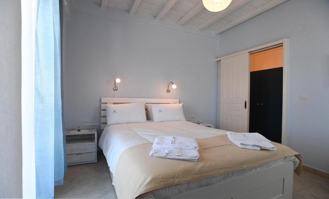 Nostos Beachfront Apartments & Studios アギオス・イオアニス エクステリア 写真