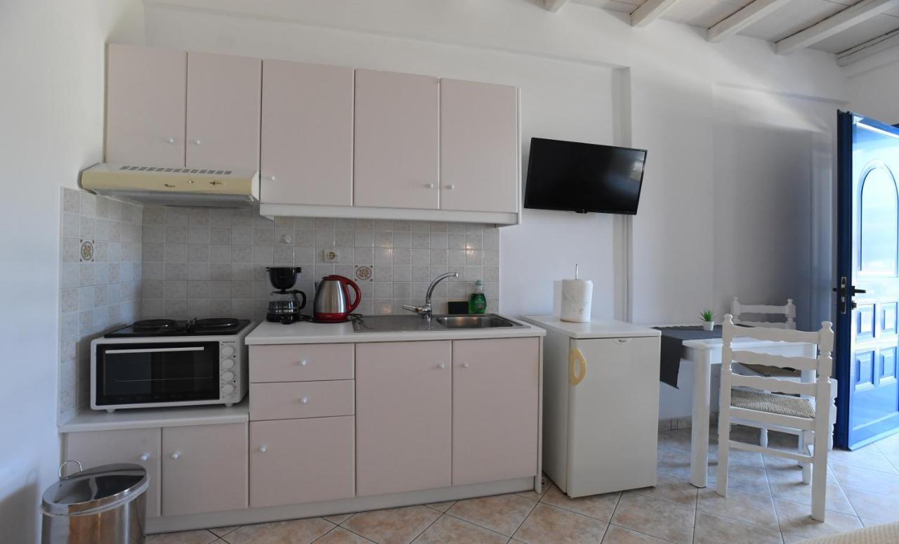 Nostos Beachfront Apartments & Studios アギオス・イオアニス エクステリア 写真