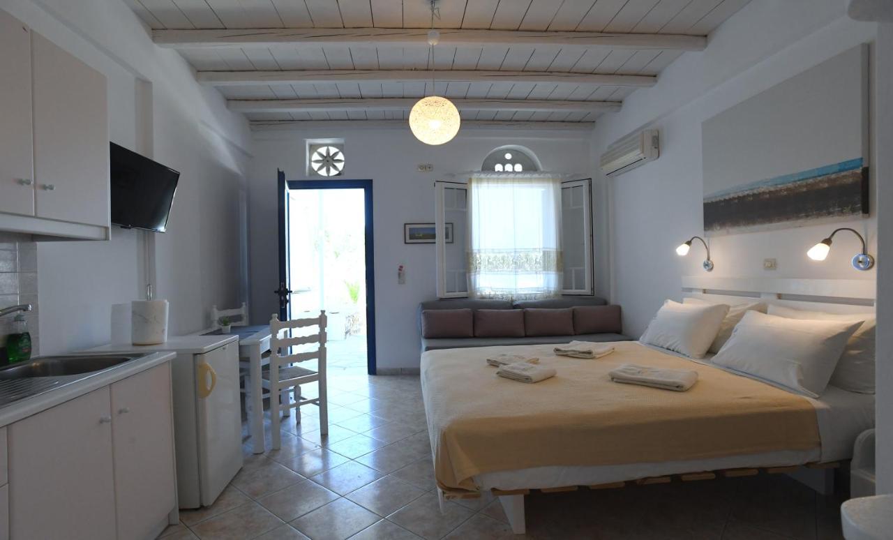 Nostos Beachfront Apartments & Studios アギオス・イオアニス エクステリア 写真